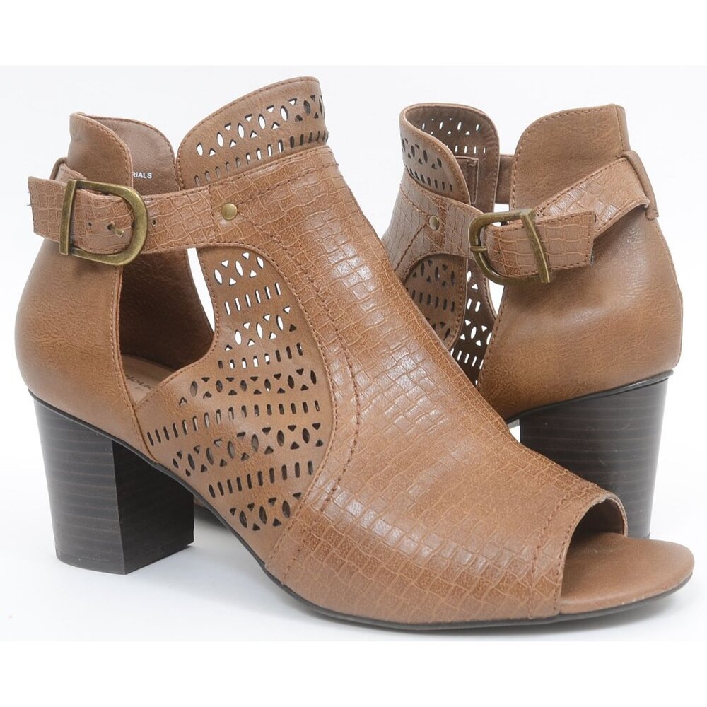 Cloudwalkers by Avenue Spruce Women's 9.5 WIDE Peep-Toe Bootie Caged‎ Heels